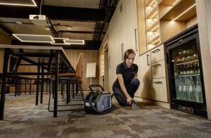 Karcher Puzzi 2/1 Bp Pack Akülü Koltuk Temizleme Makinesi (2 Akü Dahil)