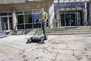 Karcher KM 70/20 C 2SB Mekanik Dış Alan Süpürücü