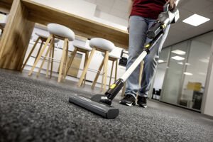 Karcher LVS 1/2 Bp Pack Akülü Dik Süpürge