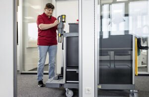 Karcher LVS 1/2 Bp Pack Akülü Dik Süpürge