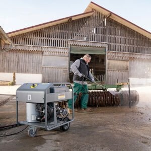 Karcher HDS 9/20-4 Classic Sıcak-Soğuk Basınçlı Yıkama Makinesi (200 bar)