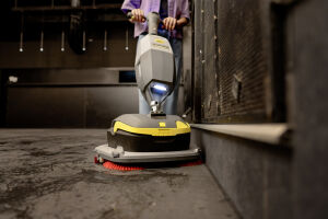 Karcher K-Mop 46 Bp Pack Akülü Zemin Temizleme Makinesi