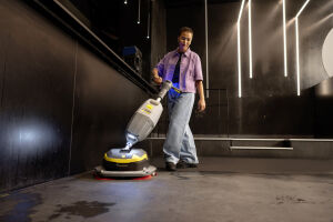 Karcher K-Mop 46 Bp Pack Akülü Zemin Temizleme Makinesi